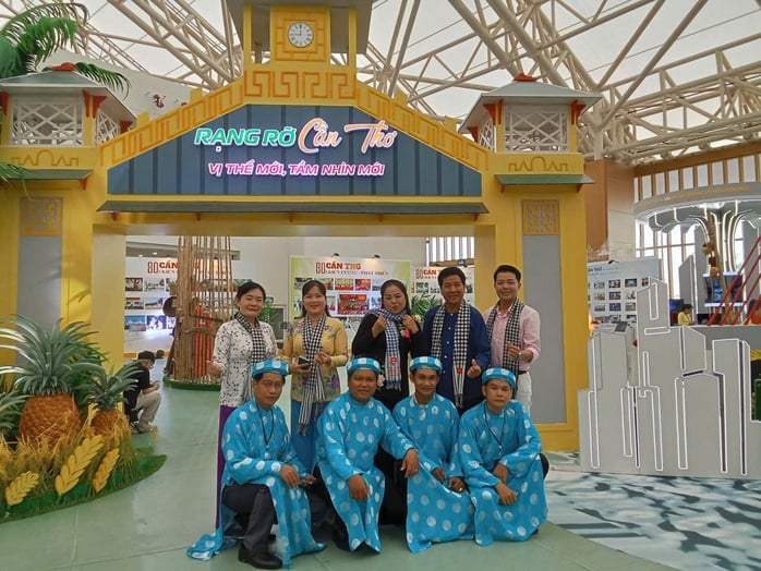 Nghệ nhân ưu tú Nguyễn Thanh Tùng, Ái Hằng tạo dấu ấn đẹp tại Hà Nội - Ảnh 6.