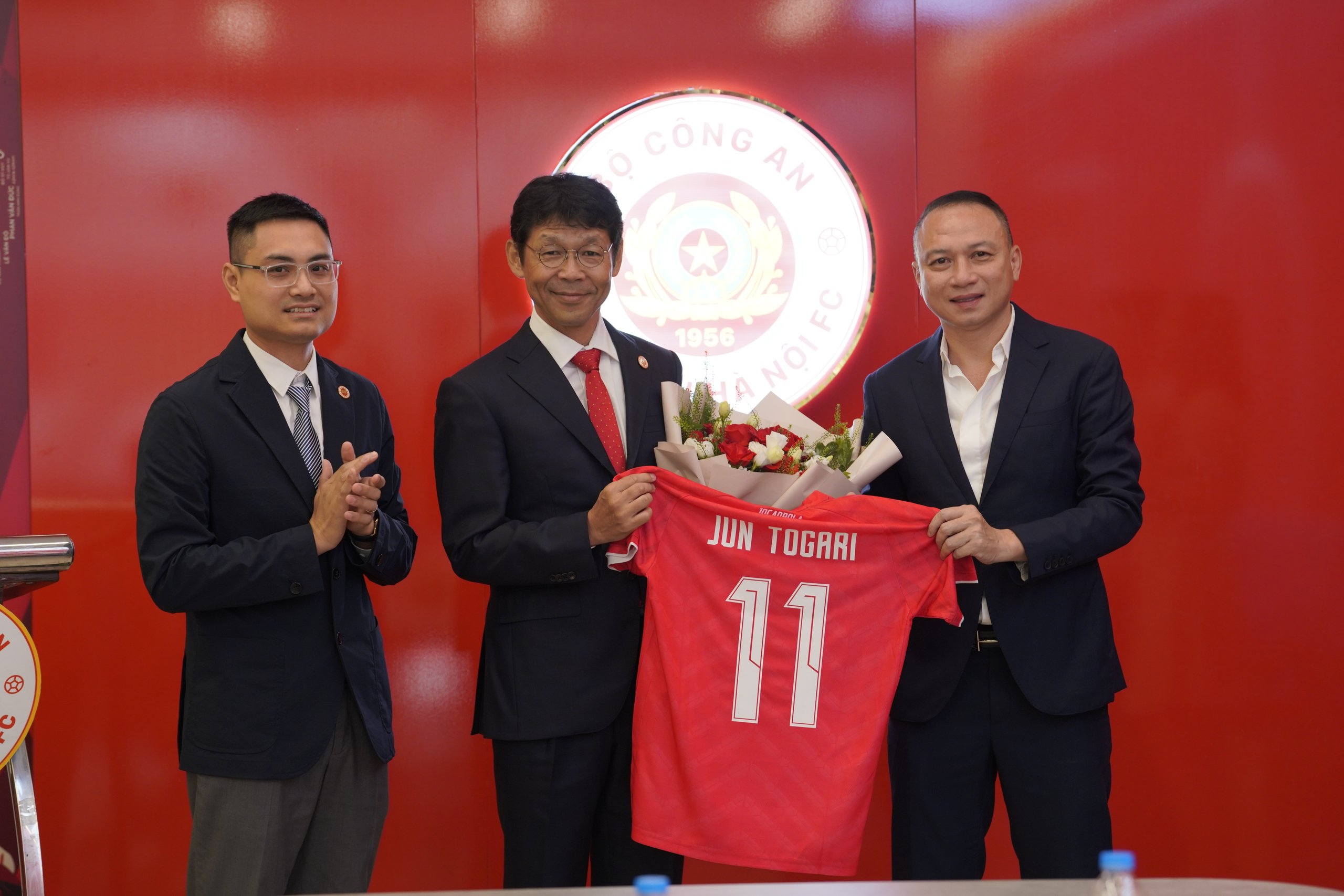 Tân giám đốc thương mại CLB CAHN: 'Muốn đội vươn lên số 1 Đông Nam Á'- Ảnh 1.