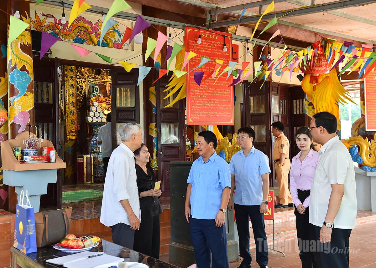 លេខាបក្សខេត្ត Hau A Lenh បានទៅសួរសុខទុក្ខប្រជាជនដែលថែរក្សាប្រាសាទ Pac Ta។