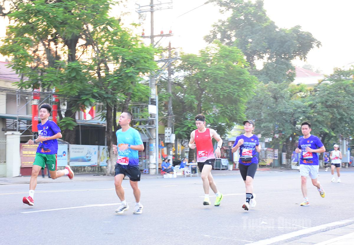 អត្តពលិកប្រកួតប្រជែង។