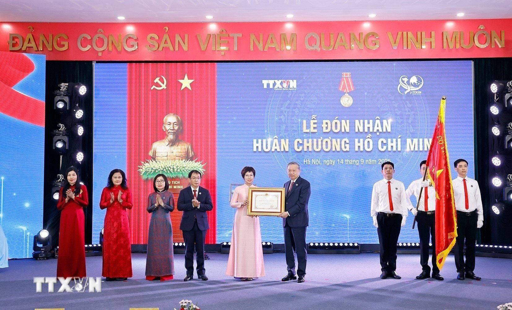 ttxvn-tong-bi-thu-to-lam-du-le-ky-niem-80-nam-ngay-truyen-thong-thong-tan-xa-viet-nam-8274091.jpg