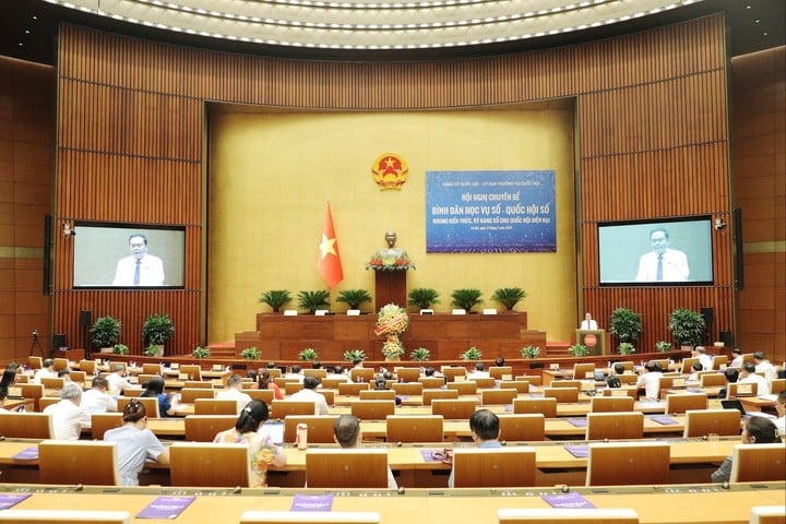 Bộ trưởng Nguyễn Mạnh Hùng được trao tặng Kỷ niệm chương Vì sự nghiệp Quốc hội Việt Nam - Ảnh 1.