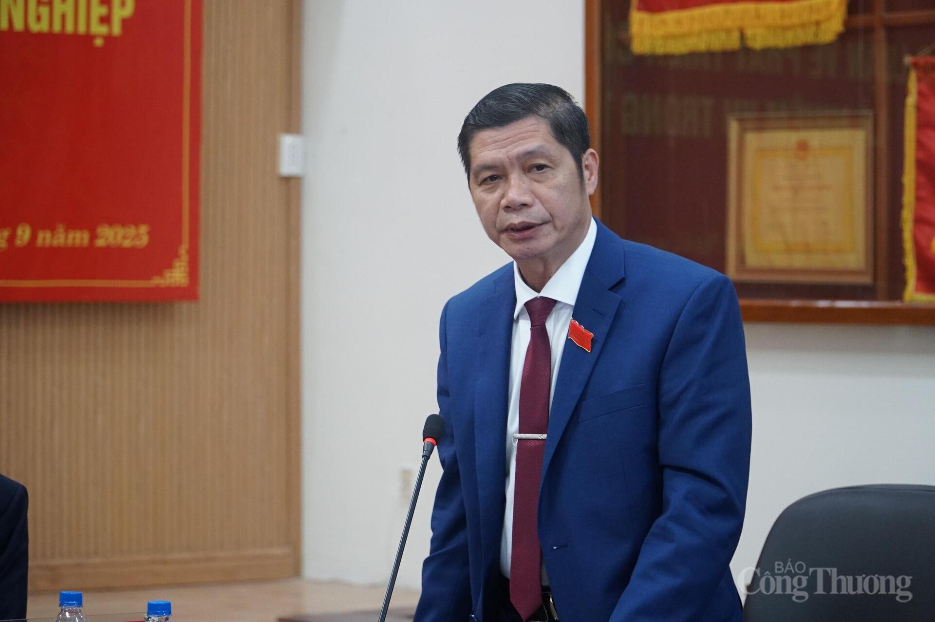 លោក Nguyen Thanh Long លេខាគណៈកម្មាធិការបក្សឃុំ Ia Chim