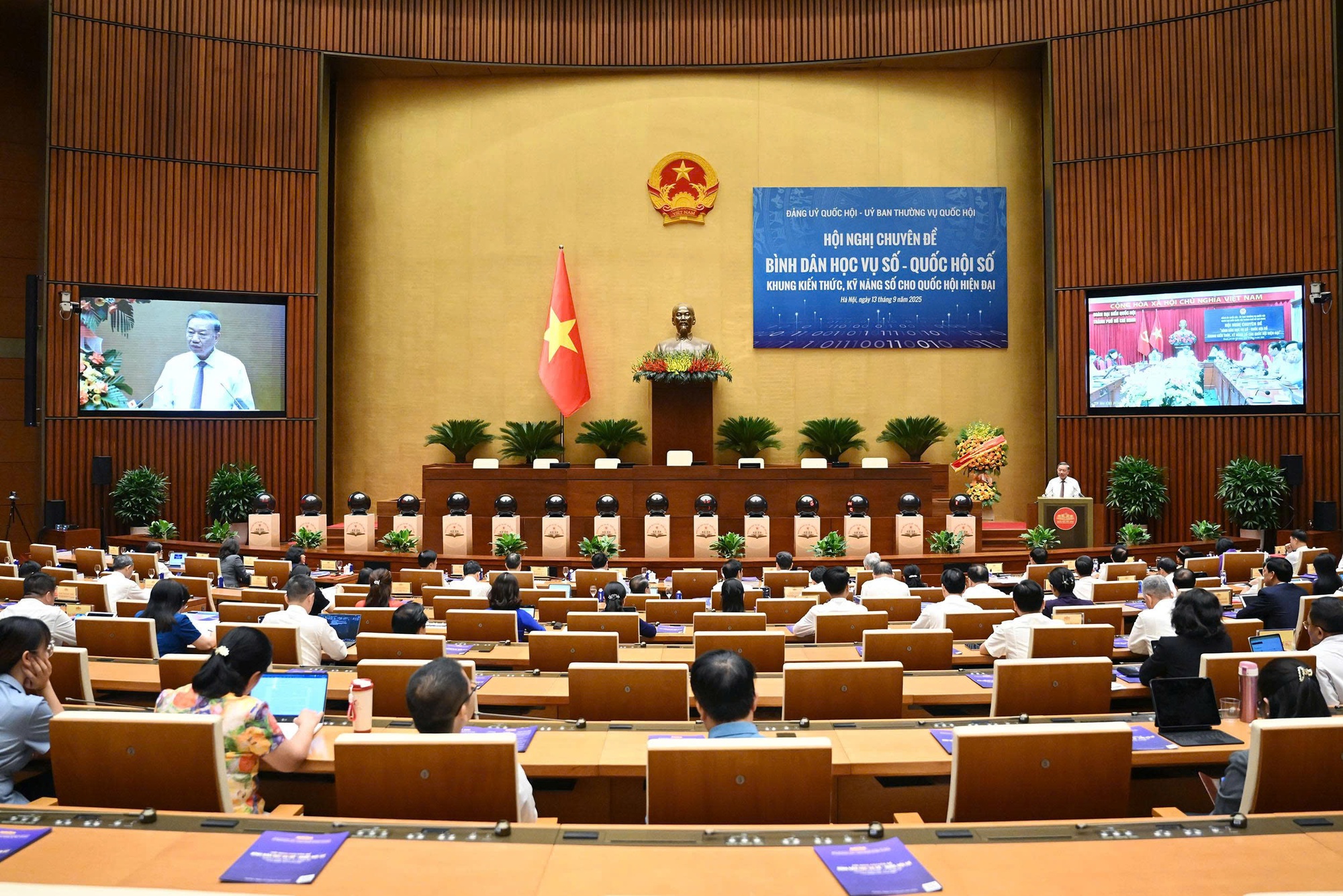 Tổng Bí thư Tô Lâm: Phong trào "Bình dân học vụ số" phải trở thành một phong trào cách mạng, toàn dân, toàn diện, bao trùm, sâu rộng - Ảnh 4.