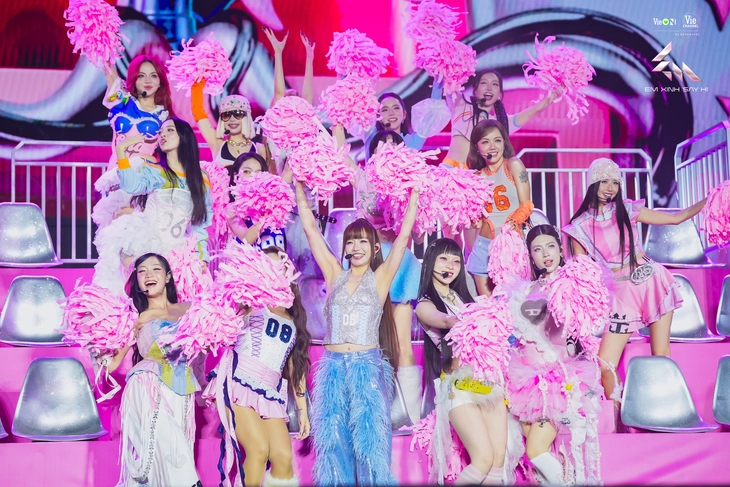 Concert Em xinh say hi - រូបថត ២.