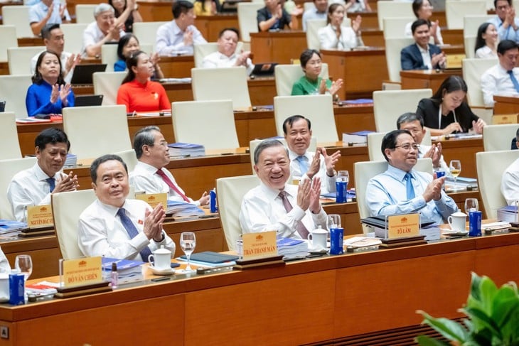 Tổng Bí thư Tô Lâm, Thủ tướng Phạm Minh Chính dự hội nghị chuyên đề Bình dân học vụ số - Quốc hội số - Ảnh 5.