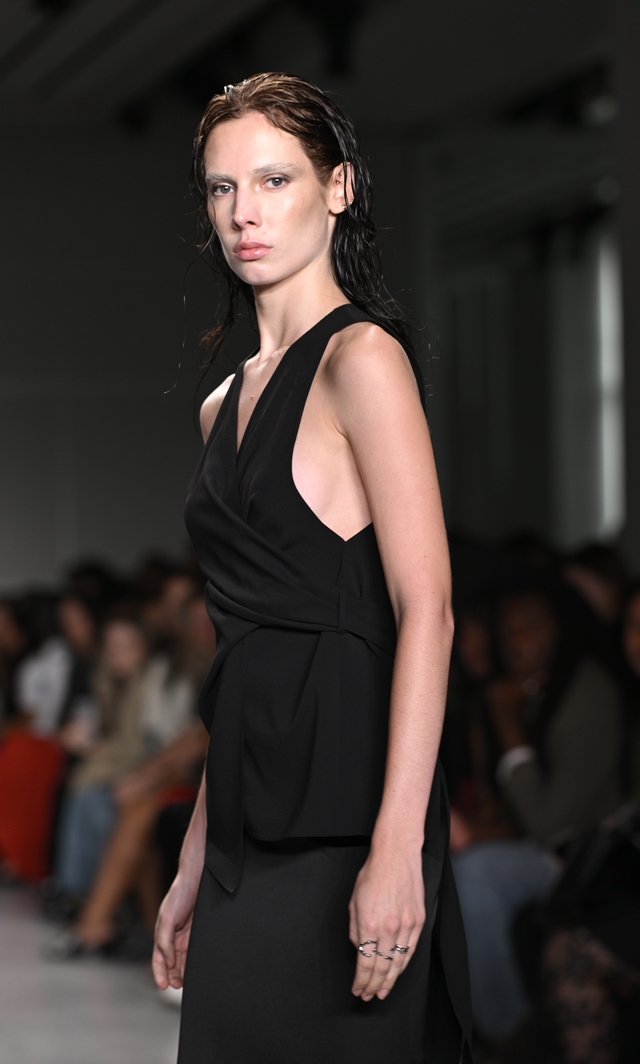 NTK Việt mang thời trang táo bạo lên New York Fashion Week  - Ảnh 6.