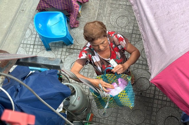 Độc lạ cơm gà thả dây ở TP.HCM: Bà chủ... không ăn món mình nấu, vì sao? - Ảnh 3.