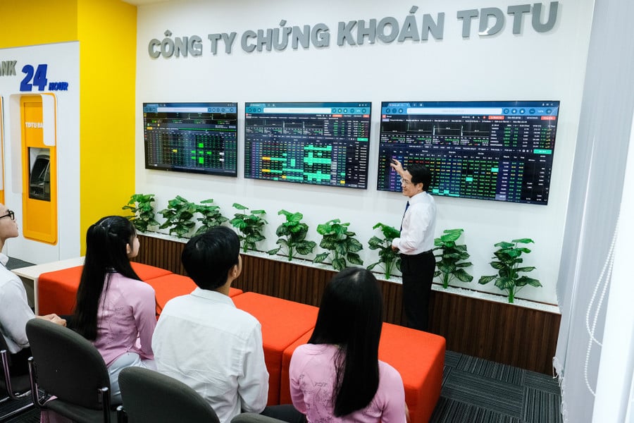nang-luc-so-tro-thanh-xuong-song-cua-dao-tao-dai-hoc-2.jpg