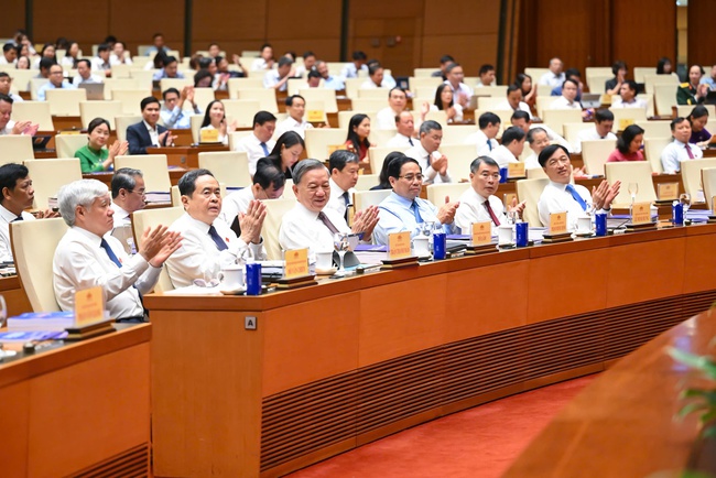 Tổng Bí thư Tô Lâm: Phong trào "Bình dân học vụ số" phải trở thành một phong trào cách mạng, toàn dân, toàn diện, bao trùm, sâu rộng - Ảnh 1.