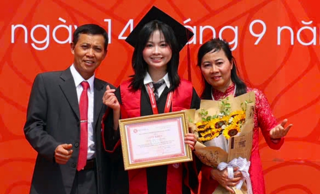 Thủ khoa điểm tuyệt đối Trường ĐH Ngoại thương: Dám bước ra khỏi vùng an toàn- Ảnh 2.