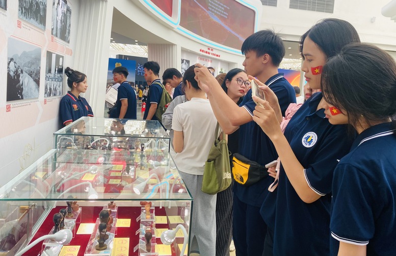 Triển lãm Thành tựu đất nước 80 năm dự kiến đạt kỷ lục 10 triệu khách tham quan - Ảnh 3.