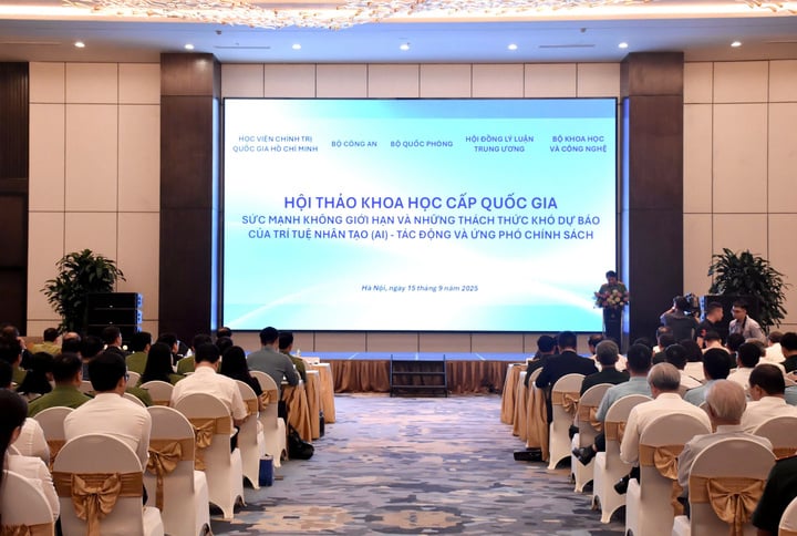 Přehled vědeckého workshopu „Neomezená síla a nepředvídatelné výzvy umělé inteligence (AI) – dopad na politiku a reakce“. (Foto: Thuy Linh)