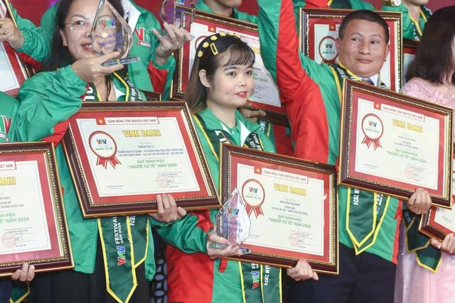 រឿងអ្នកសាបព្រោះរស់ឡើងវិញ - រូបថត ២.