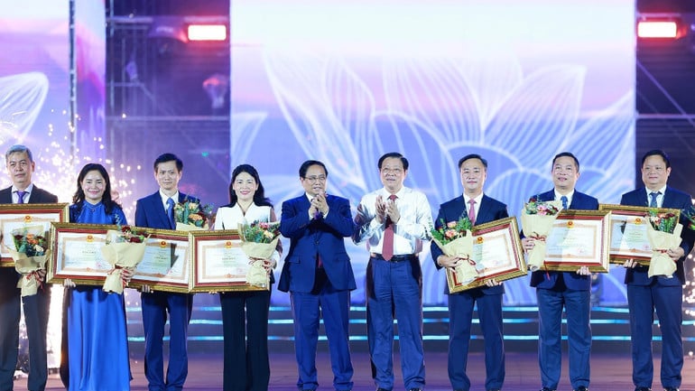 vna-potal-thu-tuong-du-le-be-mac-trien-lam-thanh-tuu-dat-nuoc-80-nam-hanh-trinh-doc-lap-tu-do-hanh-phuc-8276761-1286.jpg