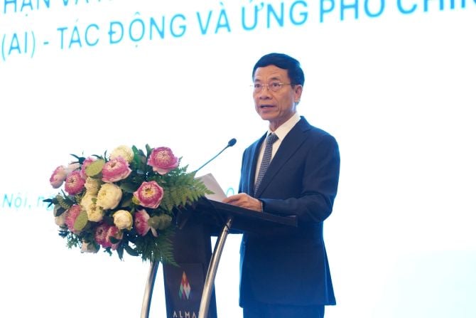 Bộ trưởng Bộ Khoa học và Công nghệ Nguyễn Mạnh Hùng.