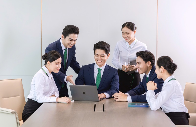 vpbank-honored-as-the-bank-with-the-est-favorite-recruitment-brand-in-vietnam-2025-2.webp