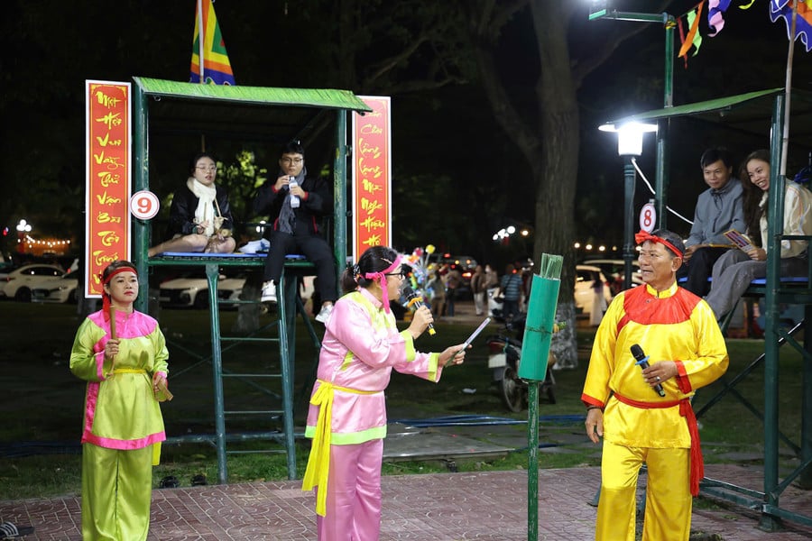 gia-dinh-bai-choi-di-san.jpg