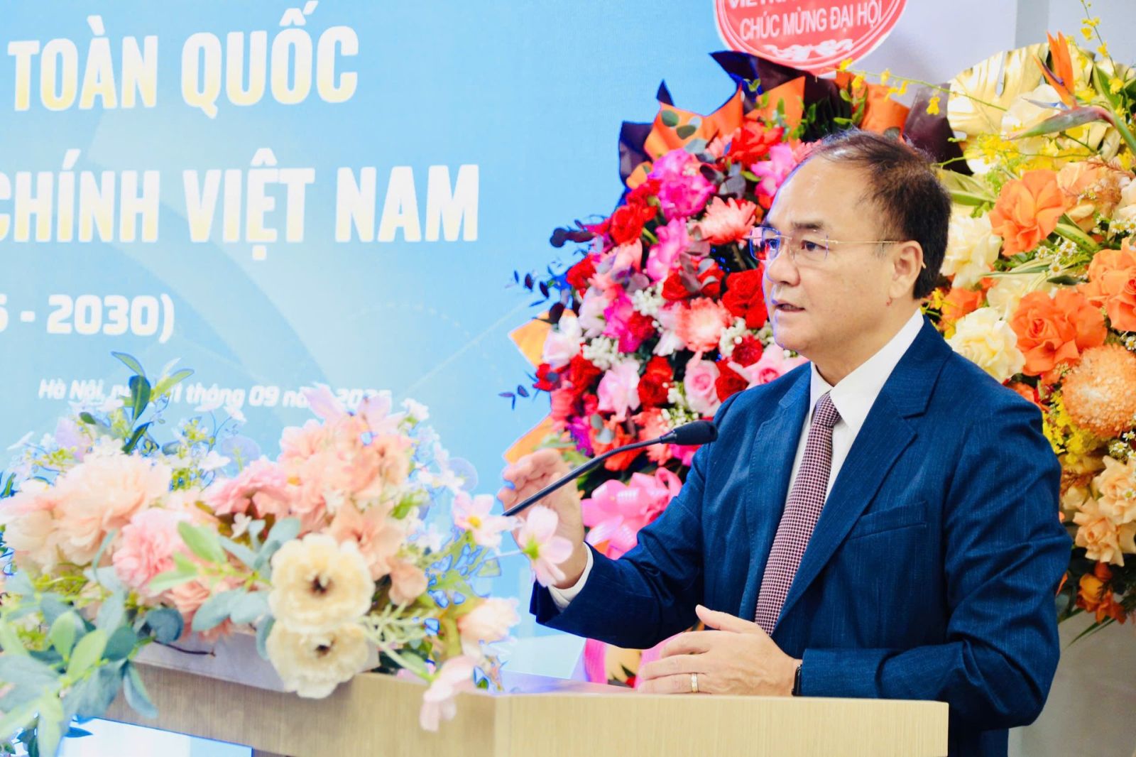 លោក Vu Chien Thang អនុរដ្ឋមន្ត្រី​ក្រសួង​មហាផ្ទៃ​បាន​ថ្លែង​សុន្ទរកថា​ដឹកនាំ​សភា។