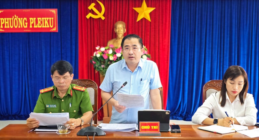 chu-tich-ubnd-phuong-pleiku-dang-toan-thang-phat-bieu-tai-cuoc-hop.jpg