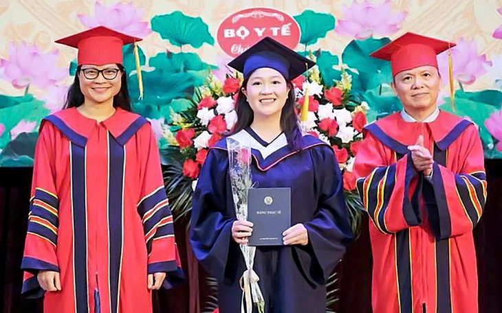 Có phải học bác sĩ nội trú là con đường duy nhất trở thành bác sĩ giỏi, 'bác sĩ tinh hoa'? - Ảnh 2.