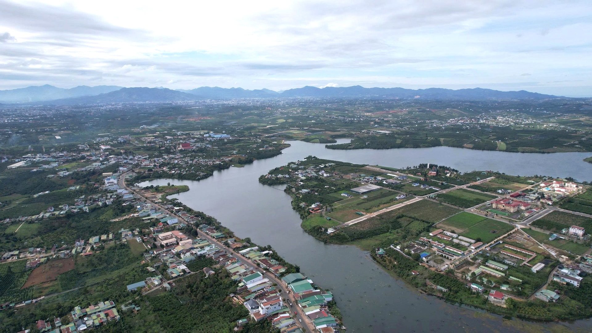 ឆ្ងាយ-1.jpg