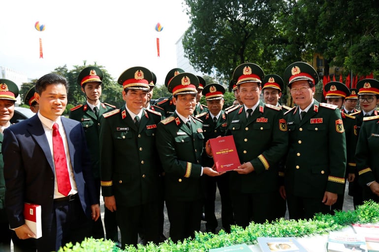 quan-y-tang-sach.jpg