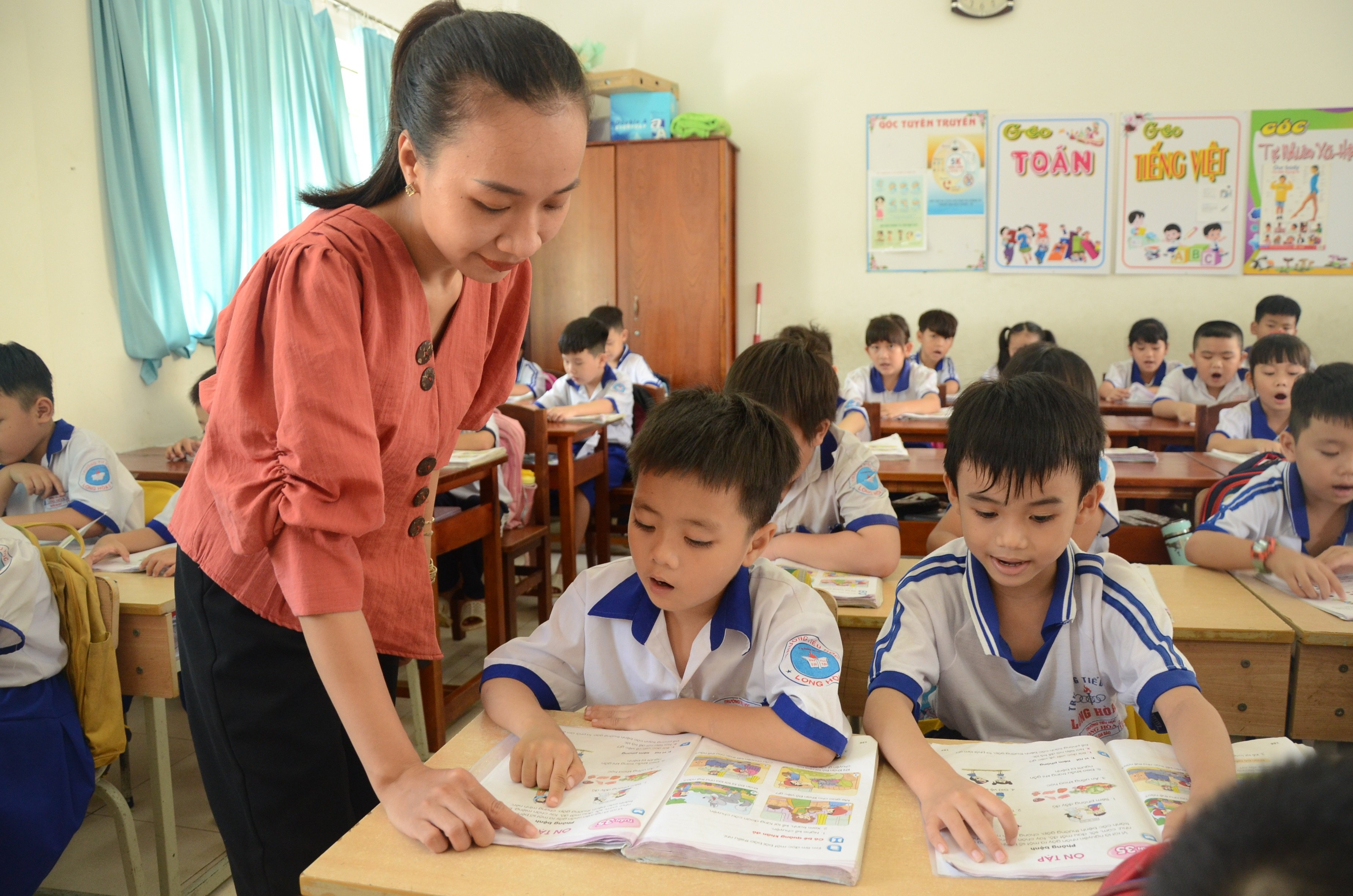 Một bộ sách giáo khoa thống nhất toàn quốc: Giảm gánh nặng, tránh lối mòn - 7