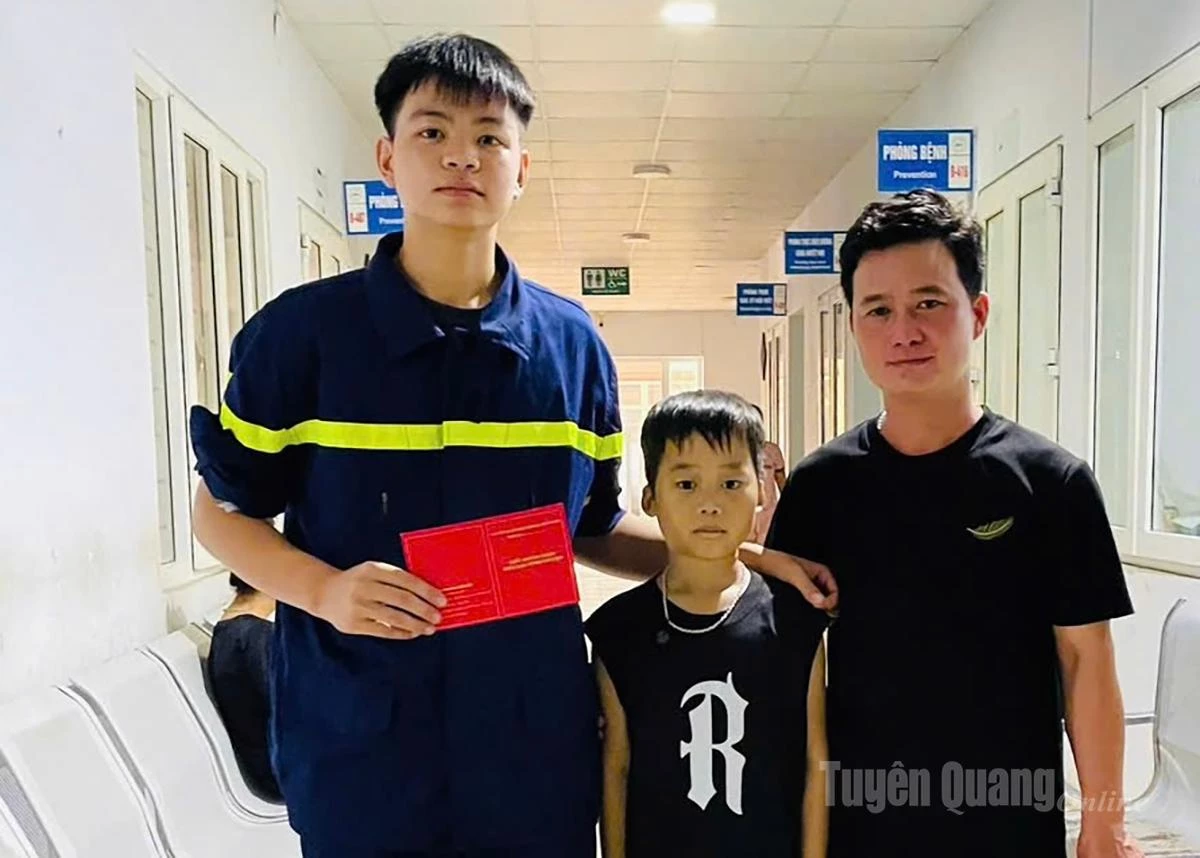 កង​កម្លាំង​ការិយាល័យ​បង្ការ​ពន្លត់​អគ្គិភ័យ​និង​សង្គ្រោះ​នគរបាល​ខេត្ត​បាន​បរិច្ចាគ​ឈាម​ដើម្បី​សង្គ្រោះ​ប្រជាពលរដ្ឋ។