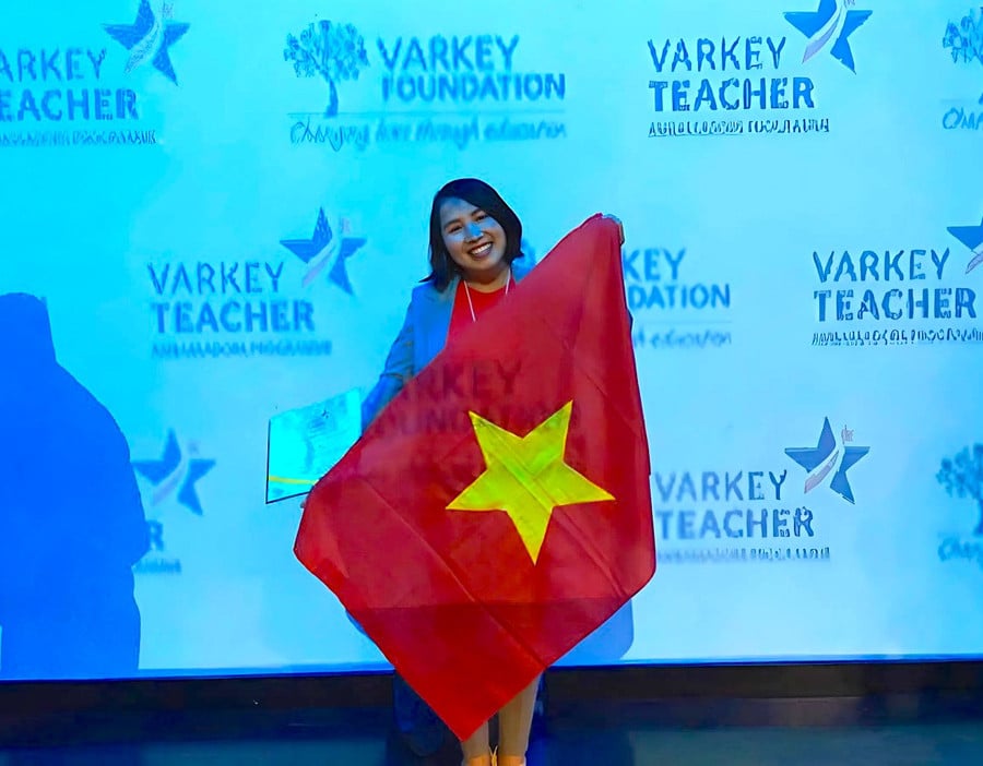 co-tran-thi-thuy-giao-vien-tieng-anh.jpg