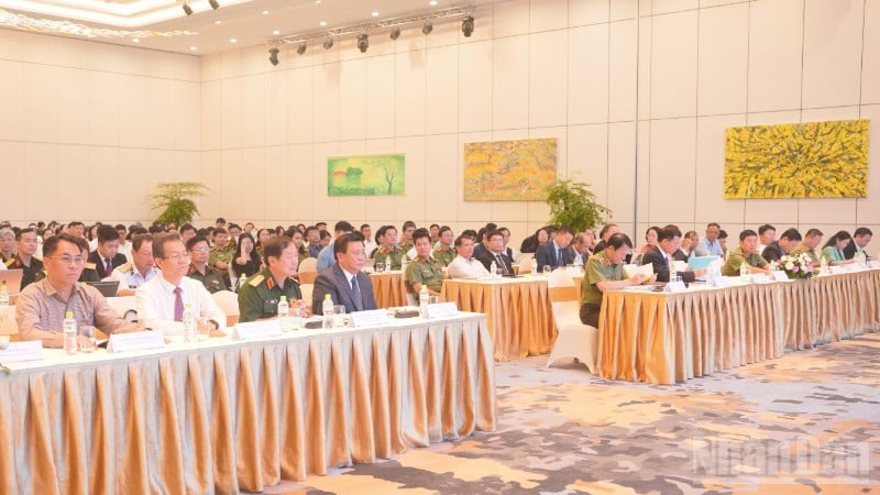 Các đại biểu tham dự hội thảo khoa học. 