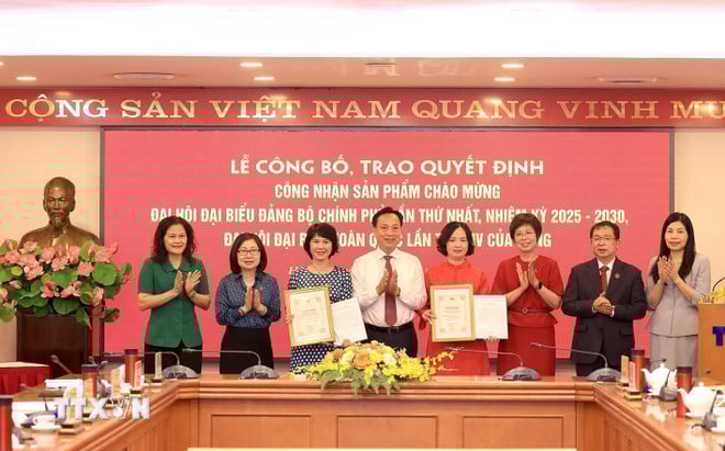 ttxvn-cong-bo-san-pham-chao-mung-dai-hoi-dang-bo-chinh-phu-va-dai-hoi-xiv-cua-dang4.jpg