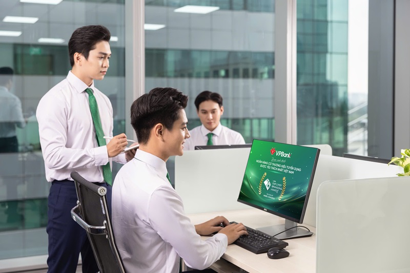 vpbank-honored-as-the-bank-with-the-est-favorite-recruitment-brand-in-vietnam-2025-1.webp