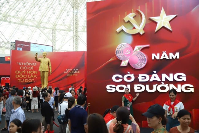 Không khí ngày cuối cùng mở cửa Triển lãm "80 năm hành trình Độc lập-Tự do-Hạnh phúc" - Ảnh 5.