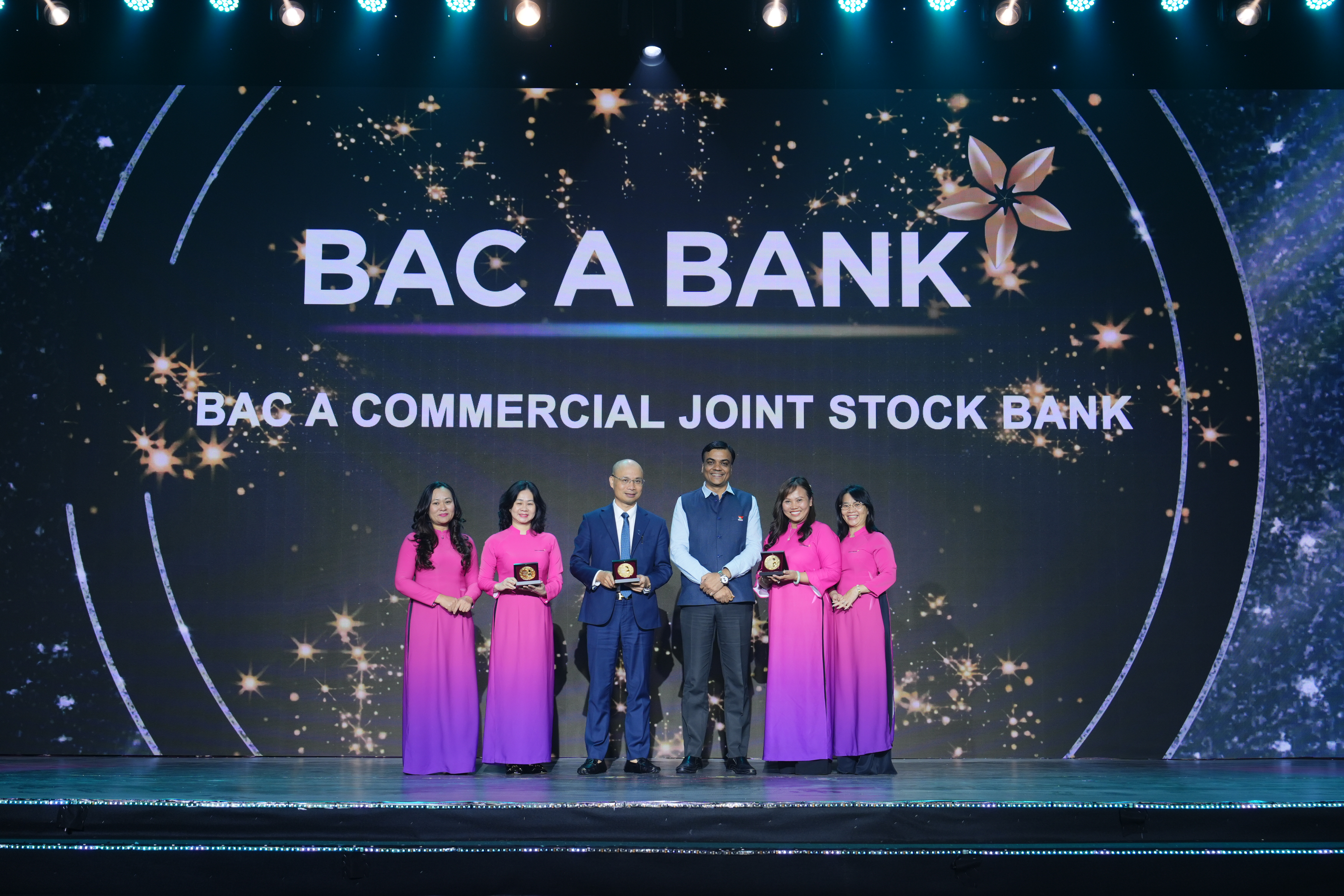 bac-a-bank-for-the-th-th-th-time-honed-as-the-best-place-to-work-in-asia-3.jpeg