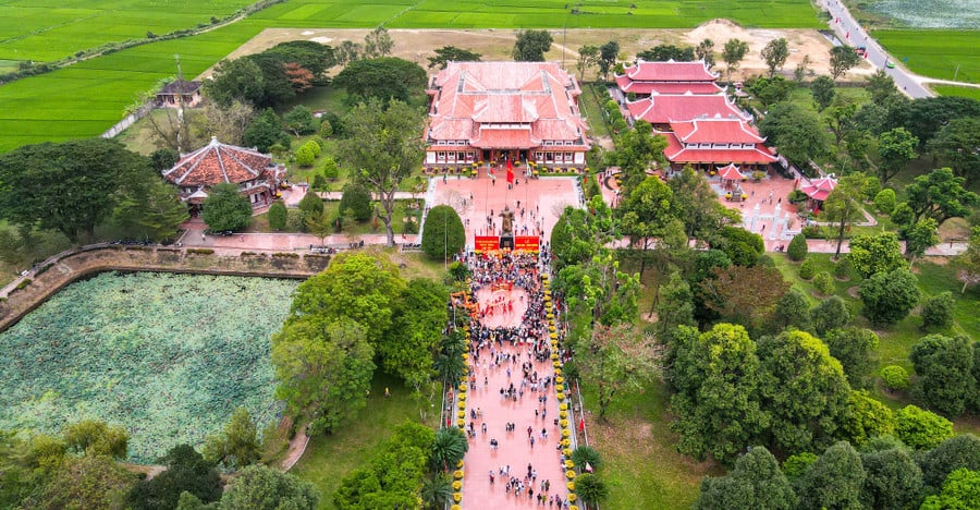 le-gio-hoang-de-quang-trung-dien-ra-tai-bao-tang-quang-trung-sang-20-9jpg.jpg
