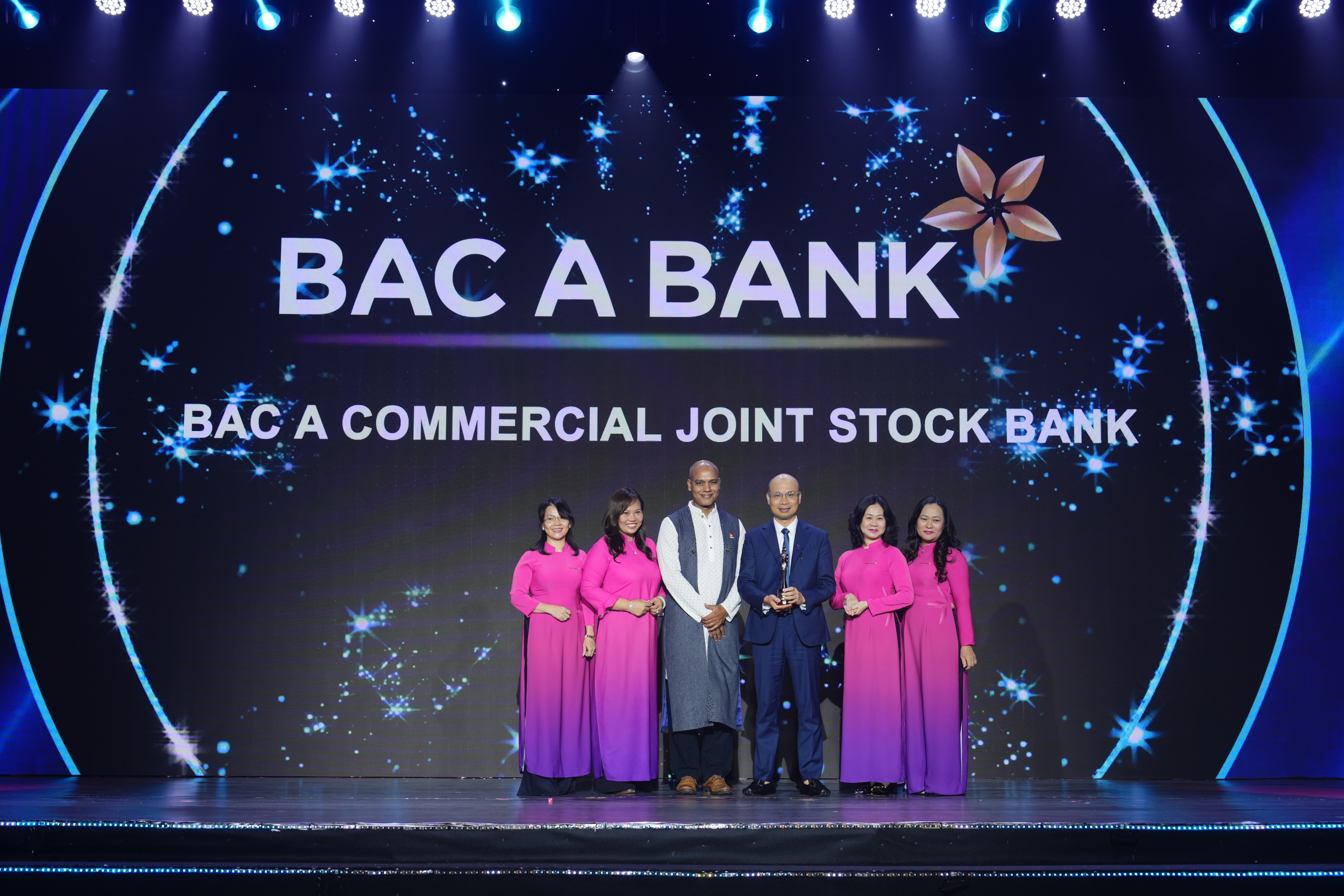 bac-a-bank-for-the-th-th-th-th-time-honed-as-the-best-place-to-work-in-asia-2.jpeg