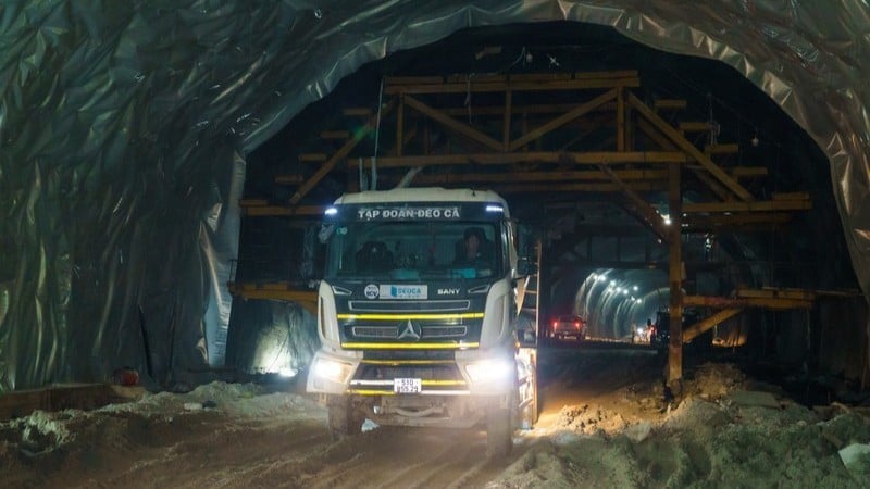 Tập đoàn Đèo Cả phấn đấu đưa hạng mục hầm số 3 trên tuyến Quảng Ngãi-Hoài Nhơn hoàn thành vào cuối năm 2025.