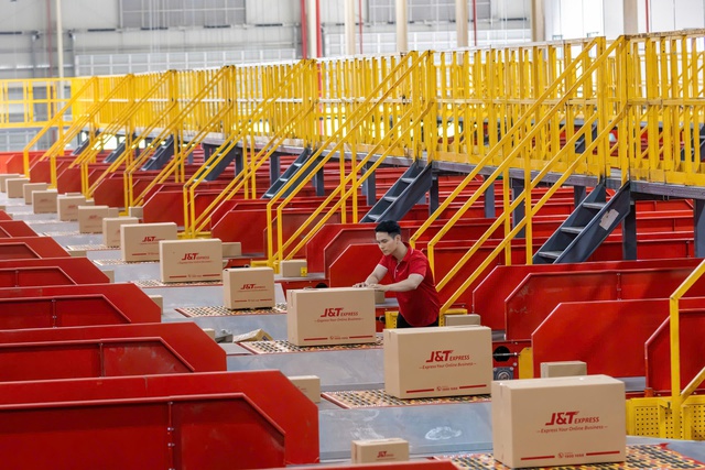 AI giúp tối ưu hóa vận chuyển , giảm gánh nặng cho ngành logistics Việt Nam cuối năm - Ảnh 2.