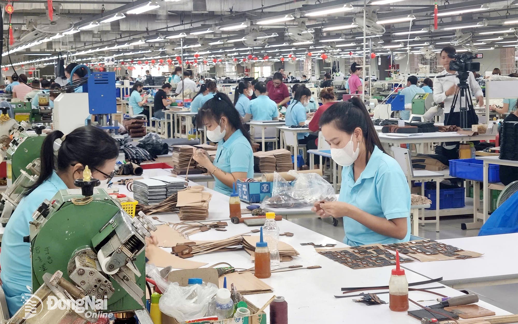 Đoàn viên, người lao động kỳ vọng vào những quyết sách của Đảng bộ tỉnh nhiệm kỳ 2025-2030. Trong ảnh: Công nhân Công ty TNHH FTT Vina (phường Bình Lộc, tỉnh Đồng Nai) trong giờ làm việc.