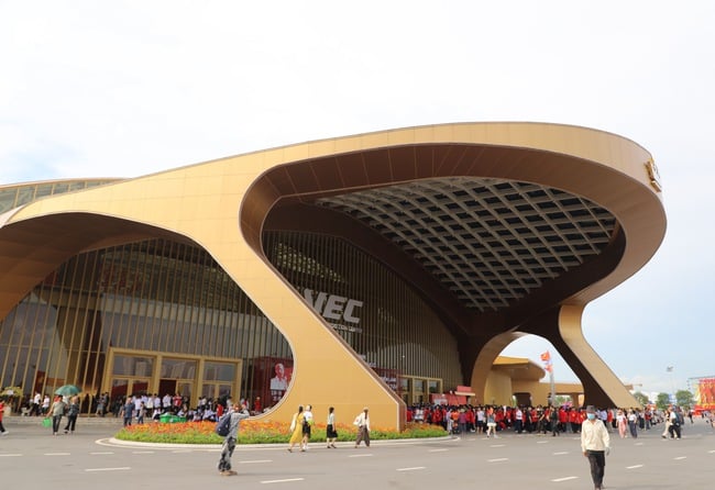 Thủ tướng yêu cầu tổ chức hội chợ mùa Thu năm 2025  - Ảnh 1.