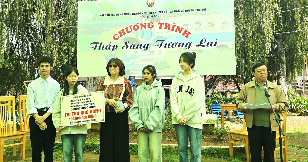 4 tân sinh viên mồ côi Làng SOS Đà Lạt nhận gần 1 tỉ đồng học bổng