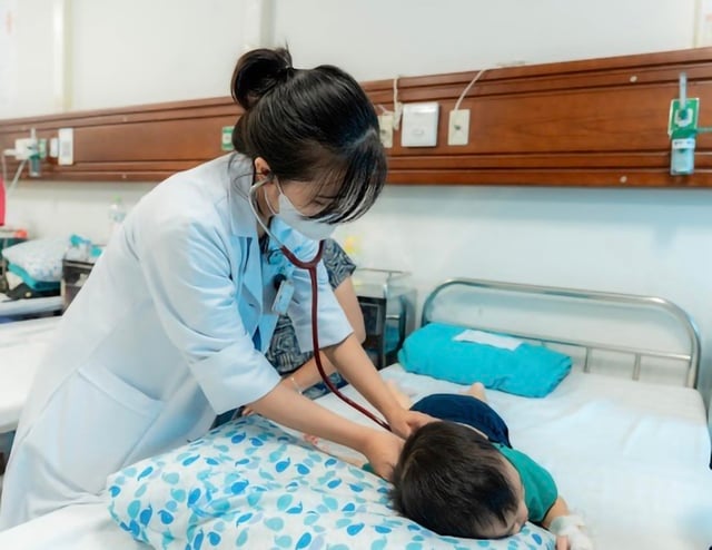 Bệnh nhi nhập viện do nhiễm RSV tăng nhanh - Ảnh 1.