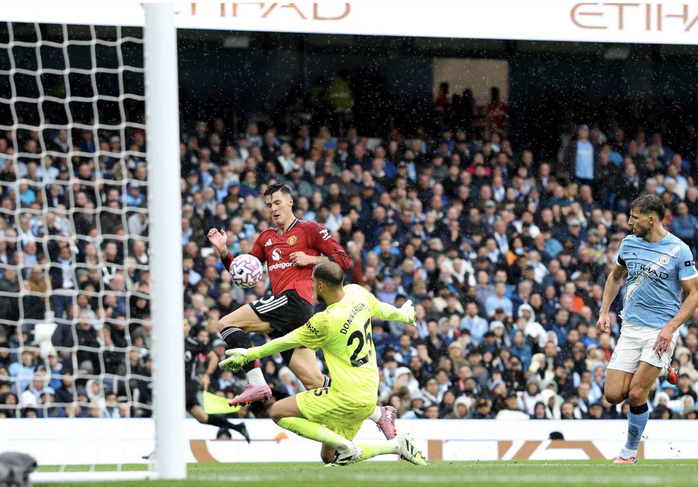 Haaland បានបំផ្លាញ Manchester Derby, Amorim មានការលំបាកក្នុងការរក្សាកៅអីរបស់គាត់នៅ Man United - រូបថតទី 5 ។