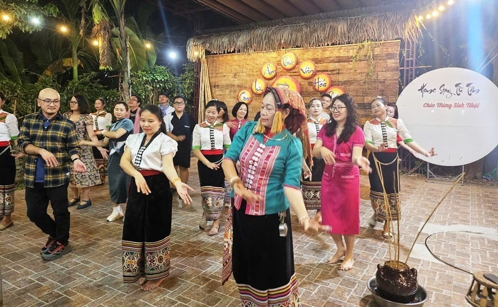 Đổi mới diện mạo du lịch Nghệ An bằng công nghệ hiện đại và kết nối di sản - Ảnh 4.