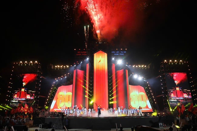 Concert "Tôi yêu Tổ quốc tôi": Khơi dậy niềm tự hào, tình yêu quê hương đất nước trong trái tim mỗi người Việt Nam - Ảnh 7.