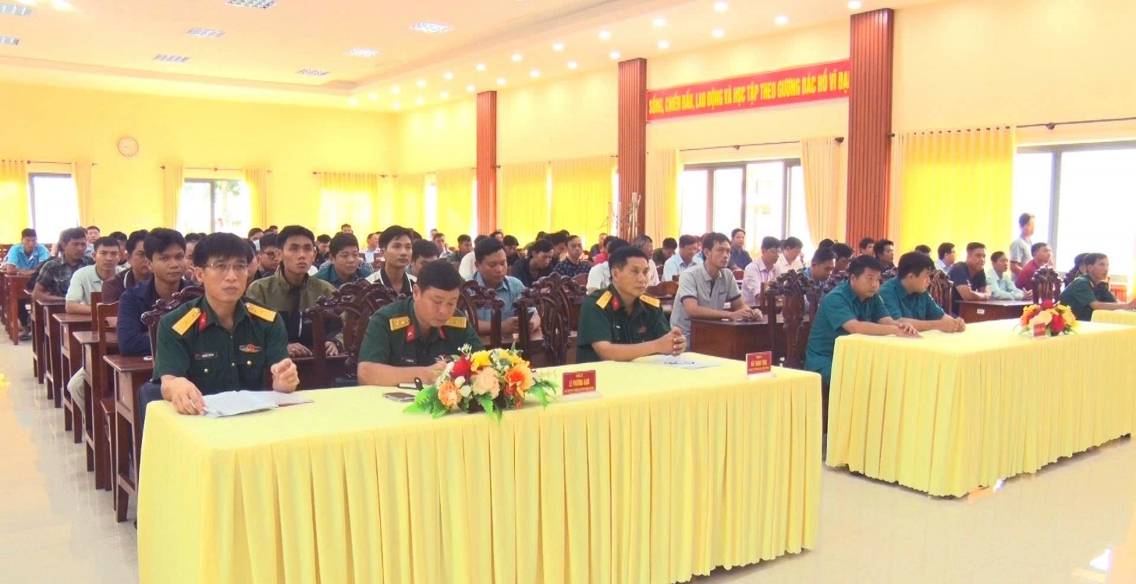 Đại biểu tham dự sinh hoạt