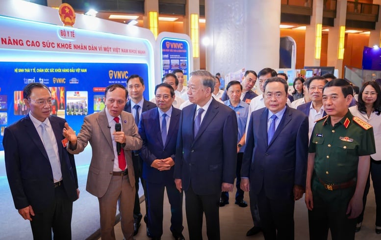 Các "siêu" Robot AI được giới thiệu tại triển lãm thành tựu y tế nổi bật ở Nhà Quốc hội- Ảnh 2.
