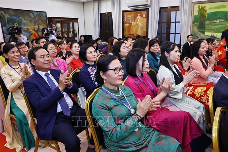 ប្រធានរដ្ឋសភាជួបសន្ទនាជាមួយសហគមន៍វៀតណាមនៅម៉ាឡេស៊ី - រូបថត ៥.