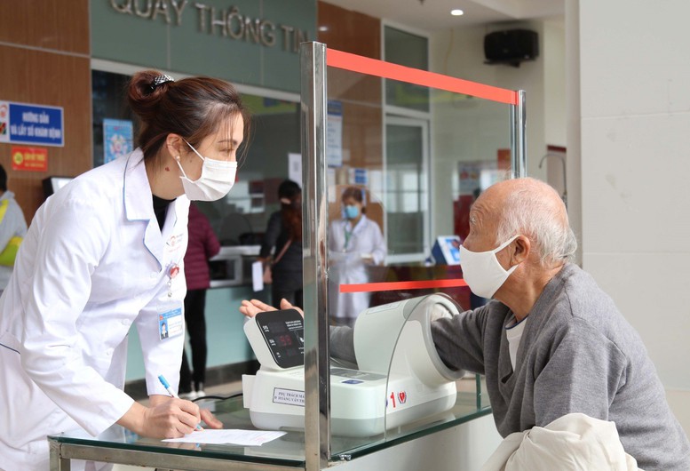 Miễn viện phí: Lộ trình vì dân- Ảnh 1.